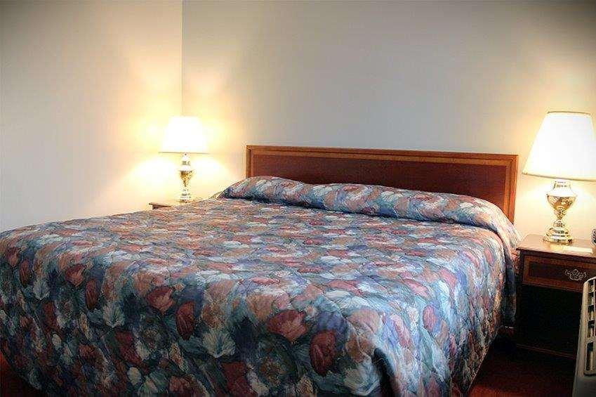 Groton Inn & Suites Room photo