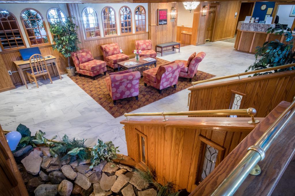 Groton Inn & Suites Exterior photo