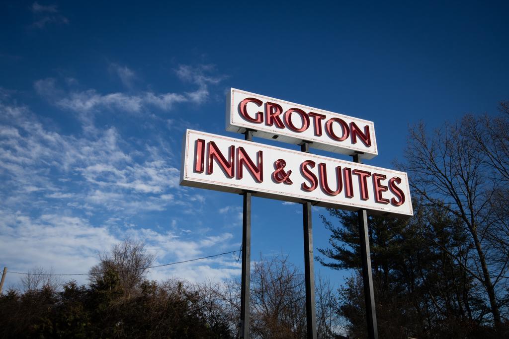 Groton Inn & Suites Exterior photo